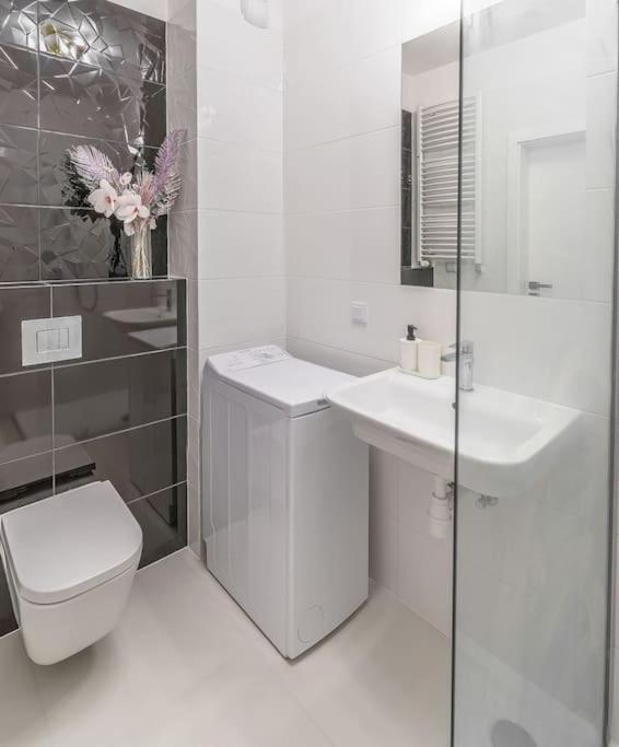 Urbannestgroup - City Center - Sienna 65 Varsó Kültér fotó